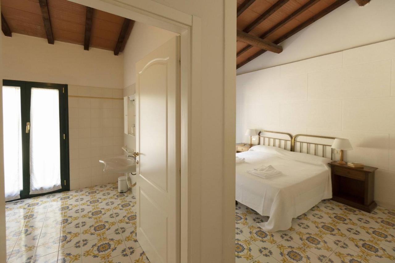 Razza Del Casalone Guest House Гросето Екстериор снимка