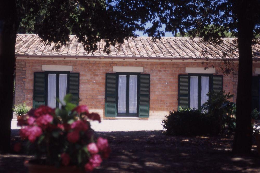 Razza Del Casalone Guest House Гросето Екстериор снимка