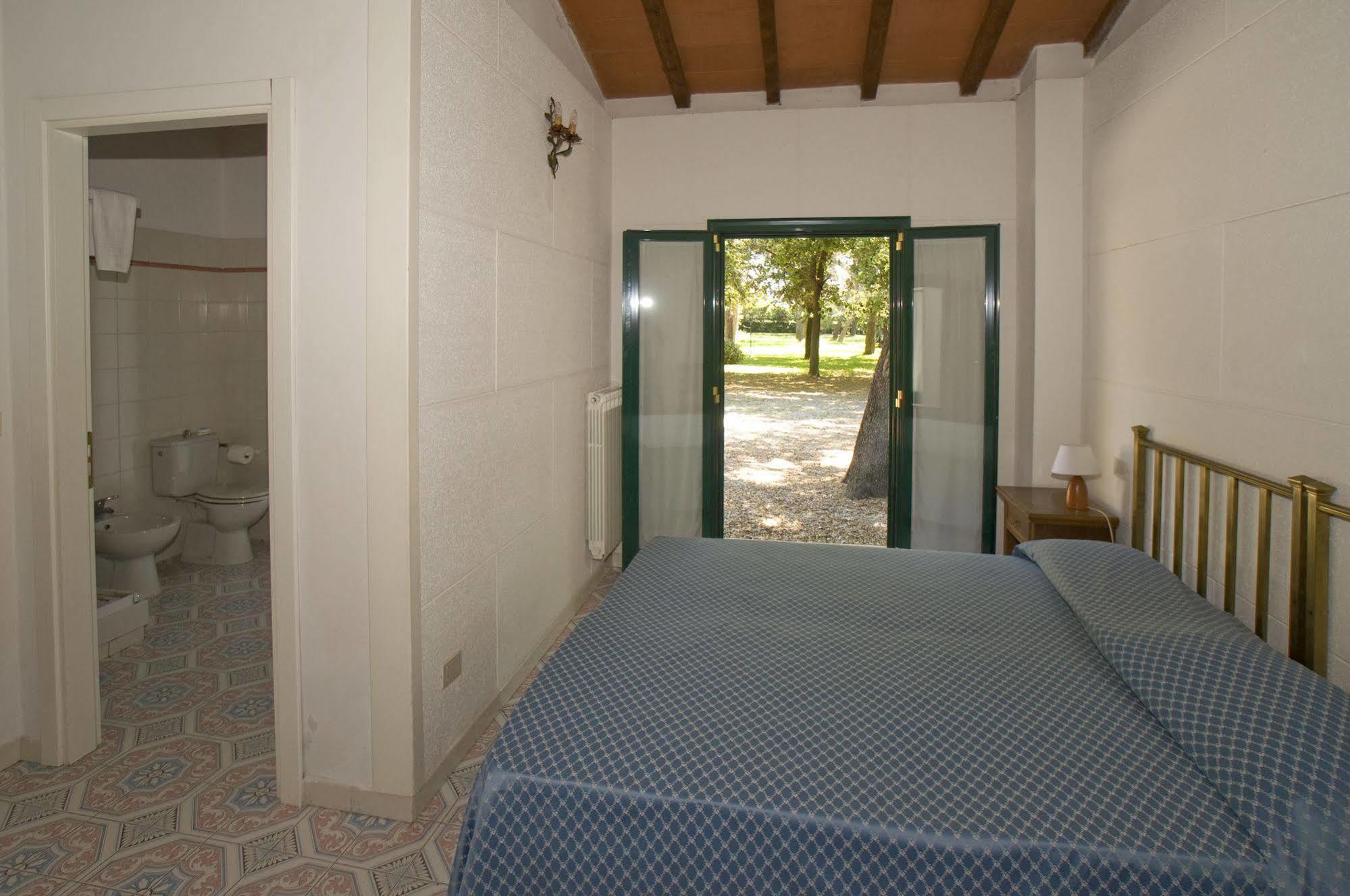 Razza Del Casalone Guest House Гросето Екстериор снимка